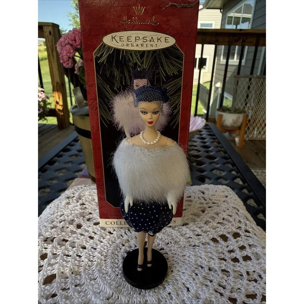 1999 Hallmark Keepsake Gay Parisienne Barbie Doll Ornament‎ Collector's Series